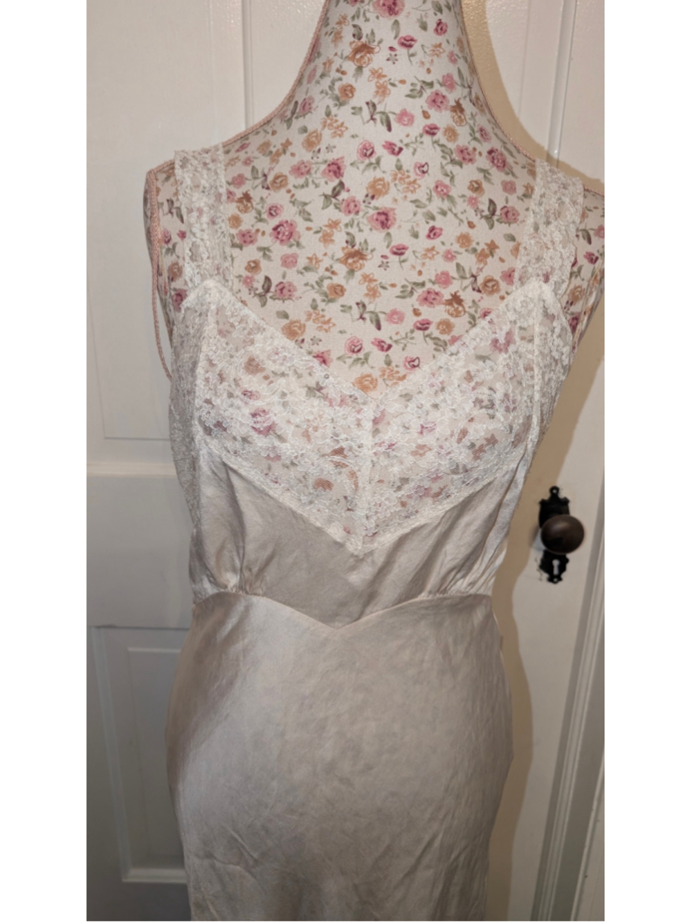 Vintage 70s Fischer heavenly silk Lace Trim Slip Chemise Beige White Size M - Picture 2 of 12